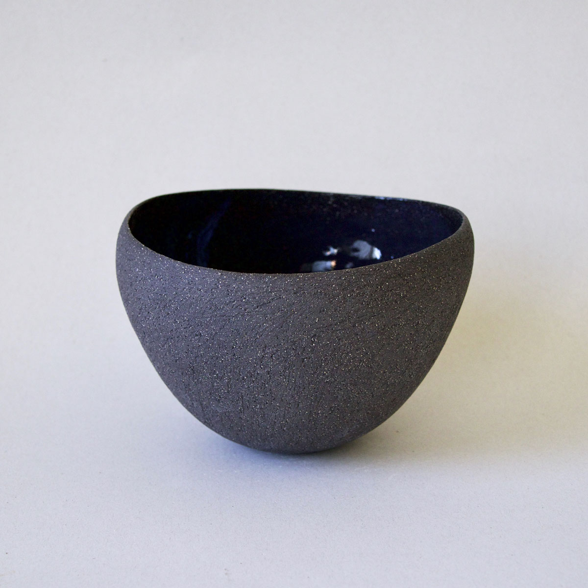 deep open pebble bowl blue black myrto zirini ceramic art01